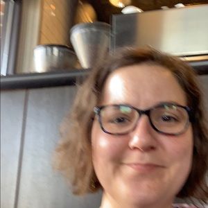 Meet your Posher, Lizzie